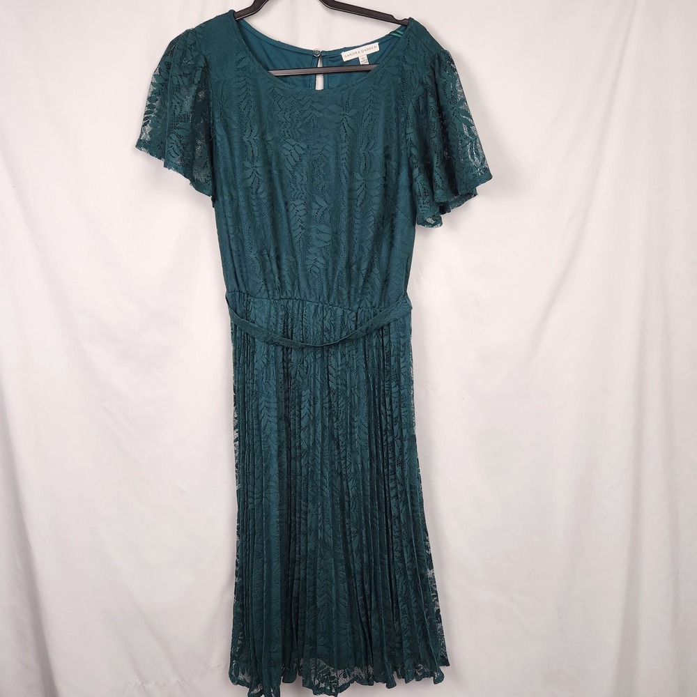 Sandra Darren Size 12 Green Crochet‎ Lace Overlay Short Sleeve Sheath Dress
